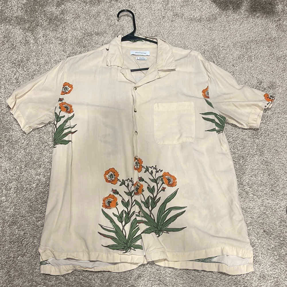 Men’s button up floral urban outfitters short sleeve tee.